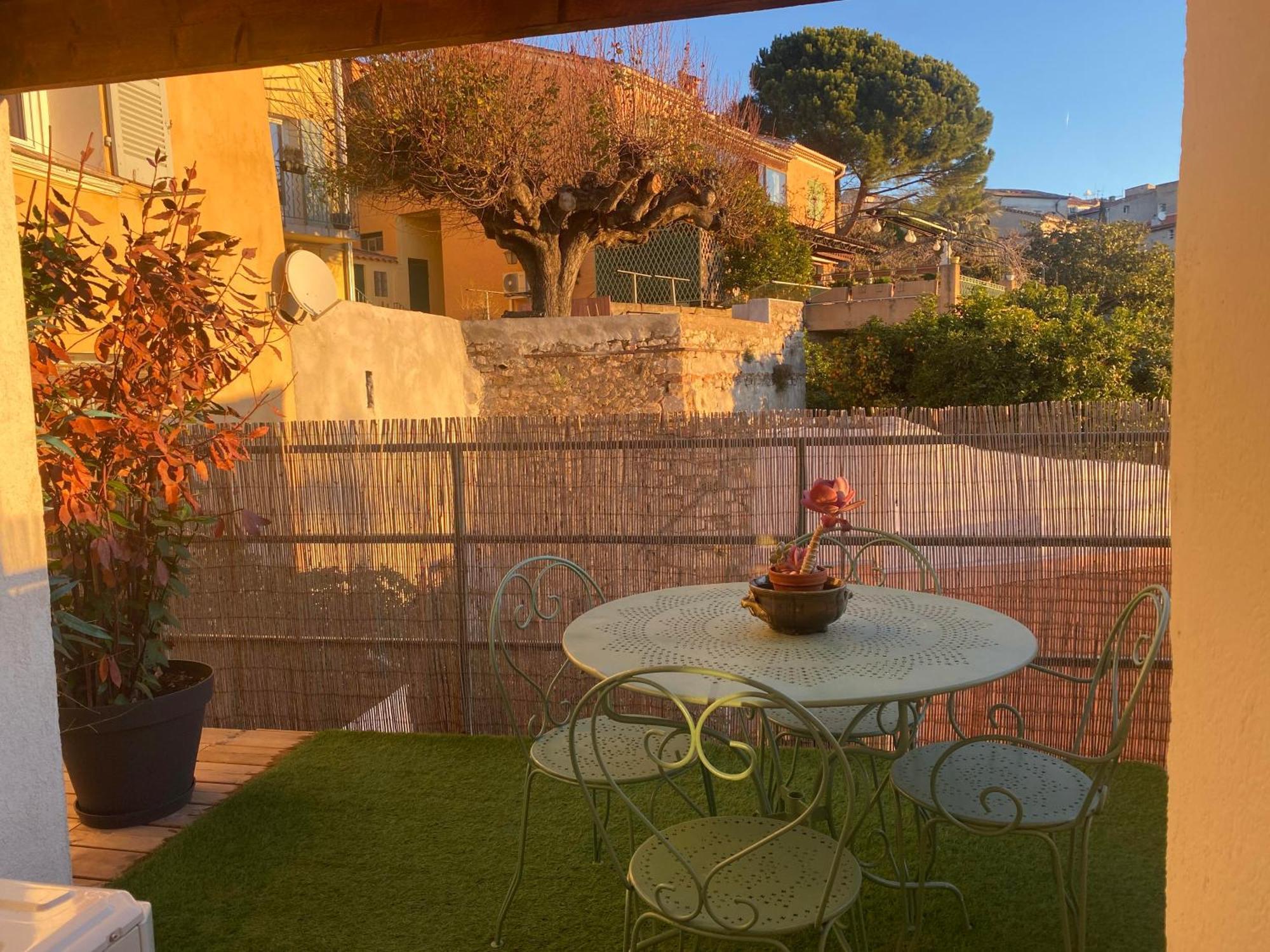 Spacieux Duplex, Vue Mer Et Belle Terrasse Hyères Exterior foto